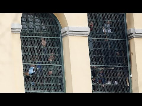 مقتل 6 سجناء إيطاليين في اضطرابات ناجمة عن تشديد قيود الزيارات العائلية لمنع انتشار كورونا