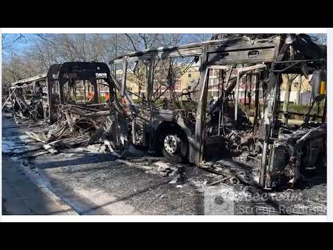 شغب وحرق باصات في مدينة مالمو السويدية بسبب تظاهرة للمتطرف راسموس لحرق القران