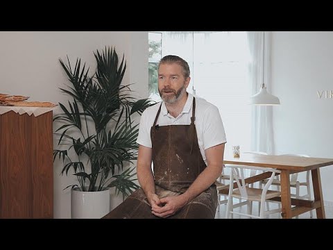 تعرف إلى ماغنوس.. السويدي الذي يخبز أفضل باغيت فرنسي في دبي