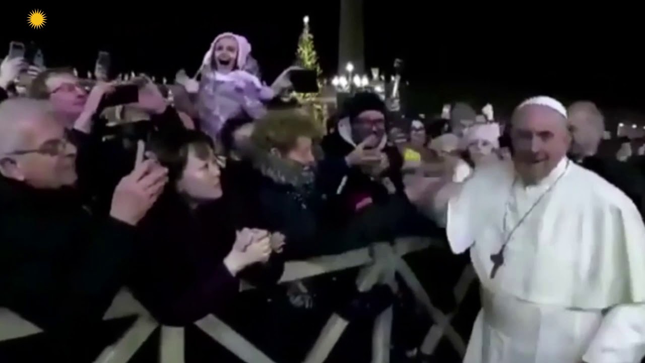 بالفيديو    بابا الفاتيكان يضرب امرأة خلال القدّاس الأخير في 2019