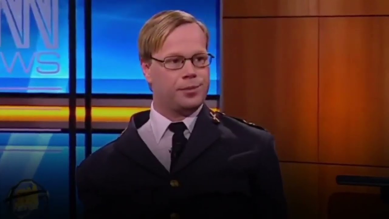 برنامج ساخر سويدي "مترجم للعربية".استعدادات الجيش السويدي لمواجهة الجيش الروسي ..الهرب أو الاستسلام