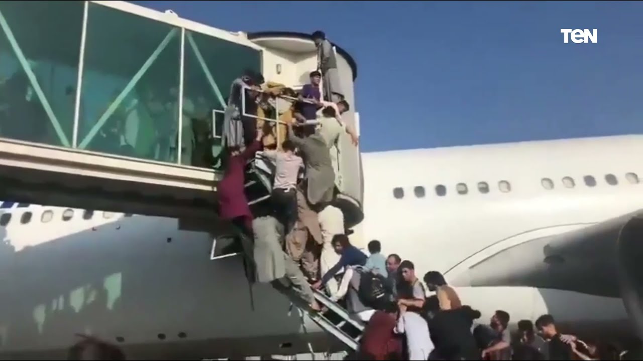 فوضى في مطار كابول بعد تجمع الآلاف سعيا إلى مغادرة البلاد هربا من طالبان