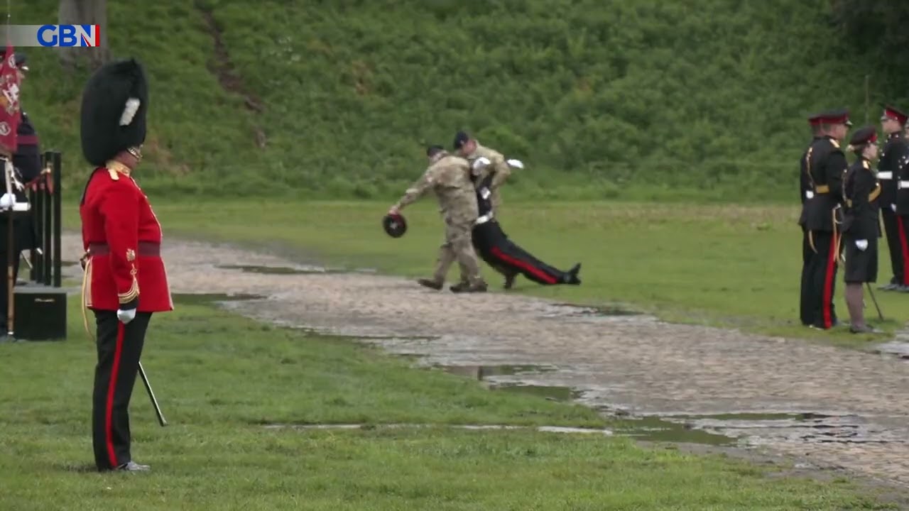 UK -A soldier fainted during Coronation proceedings at Cardiff Castle - Source : GBN news