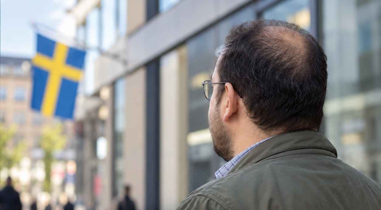 في السويد عنصرية أسماء؟ المهاجر عبد الحميد غير اسمه إلى "يوهانسون" للحصول على عمل ..والنتيجة!؟ 1 65 1