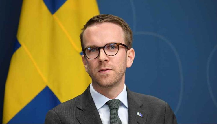 وزير الاسكان السويدي Andreas Carlson