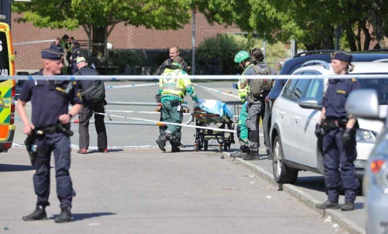 0w qQ3MtBML2r7VVRXumMFa4rZO8 REGULAR 1