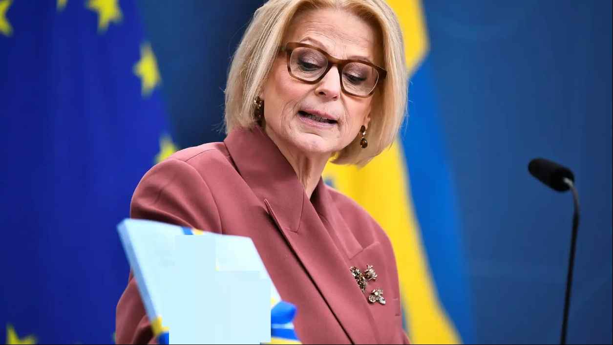 قانون جديد تجريم تحويل الأموال في السويد عبر طرق غير رسمية.. التحويل اليدوي جريمة 1 999 1