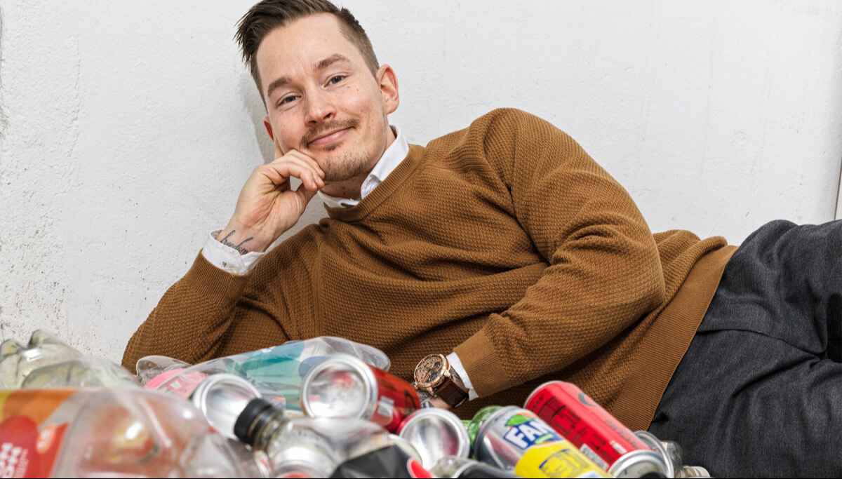 الشاب السويدي Rickard اشترى منزلاً في السويد بعد جمع العلب الفارغة لـ13 عاماً 2 3 1
