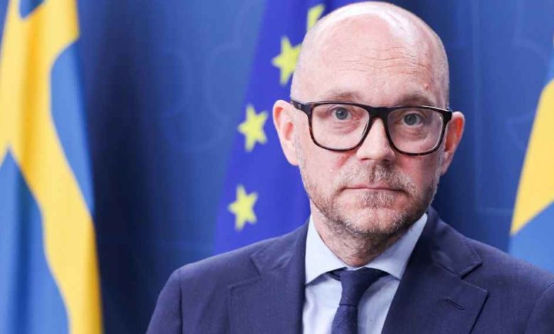 الحكومة السويدية: من يستلم مساعدات لا يستحقها سيعيد المال و25% غرامة فائدة