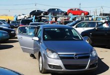 شراء سيارات – Bilköp  من  البلديات السويدية   Bilauktion  فرصة لا تُفوّت، خاصة عندما تكون المعروضات سيارات من علامات تجارية معروفة ولكنها سيارات مستعملة – Begagnade bilar . وهذا ما أعلنته بلدية هلسنبوري جنوب السويد عن بيع سيارات مجهولة الملكية.