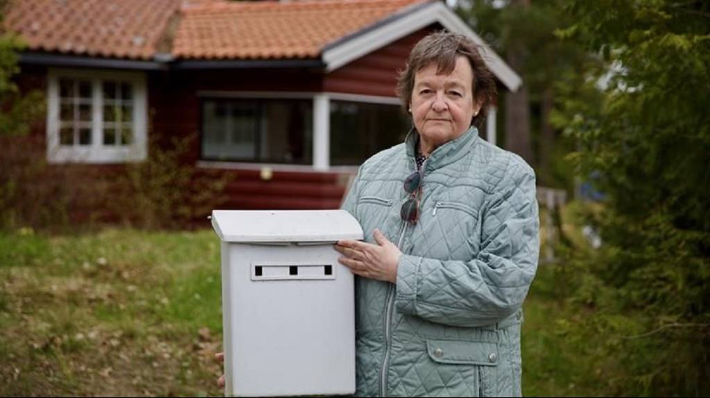 محكمة سويدية تمنح سيدة 10 آلاف كرون بعد تسجيل 90 شخصاً عنواناً على منزلها 1 8585858 1