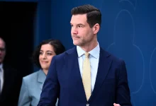 وزير الهجرة السويدي يوهان فورسيل (Johan Forssell – Moderaterna) أن مشروع قانون جديد لمعالجة ما يُعرف بملف ترحيل المراهقين