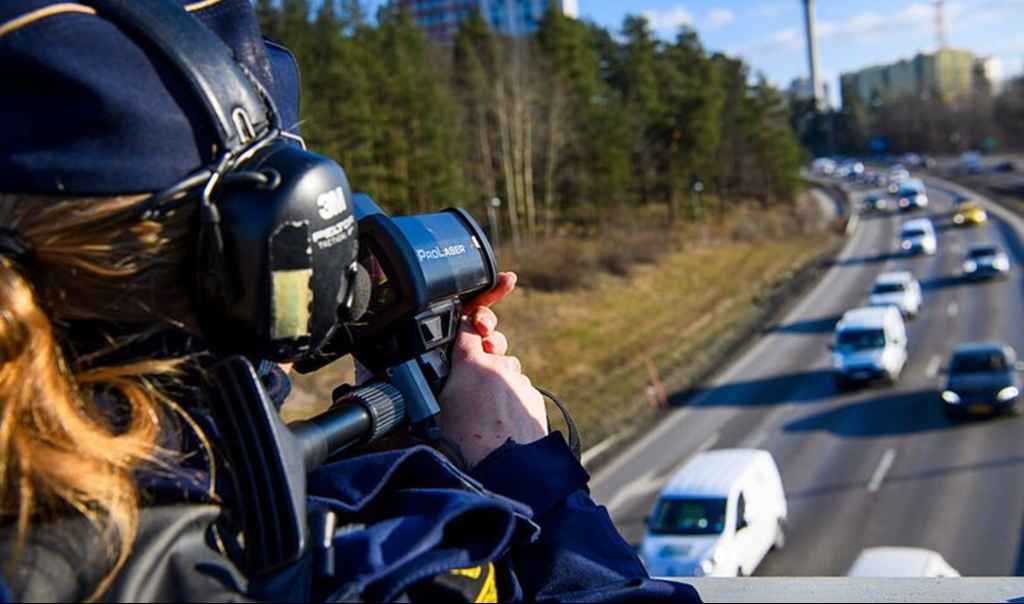 حملة مفاجئة لشوارع السويد: مراقبة صارمة في الأحياء السكنية ومحيط المدارس 1 175695514 2869678259953734 5246566832059045077 n 1