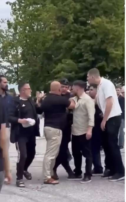 شجار بين عائلتين يتحول لأعمال شغب خلال احتفال في السويد 3 2