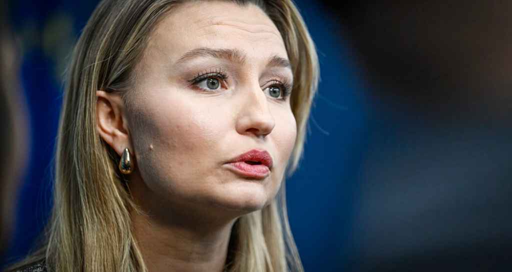 وزيرة الطاقة السويدية بعد تعرضها لتهديدات: أنا خائفة جداً… فكرت في ترك السياسة 1 Ebba Busch 900x600 1