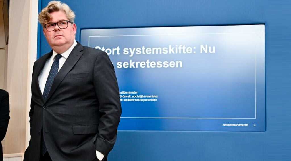 Gunnar Strommer rivd sekretess 860x600 1 1