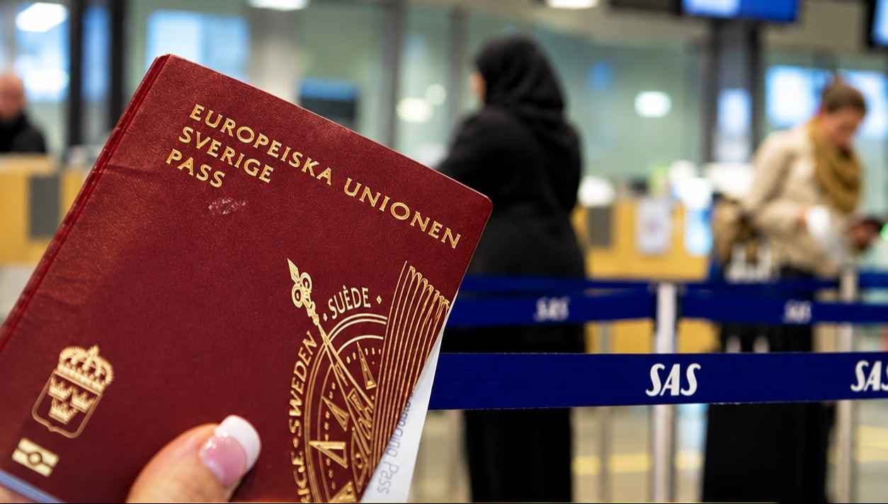الجواز السويدي السابع عالميًا.. ولكن هل يحصل جميع حامليه على نفس المعاملة والمميزات؟ 1 8 1 3